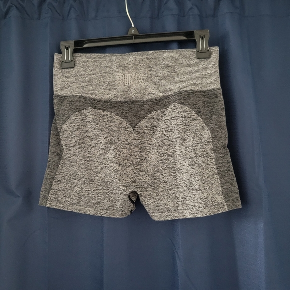 PINK Active Seamless Shorts (M) - Picture 2 of 4